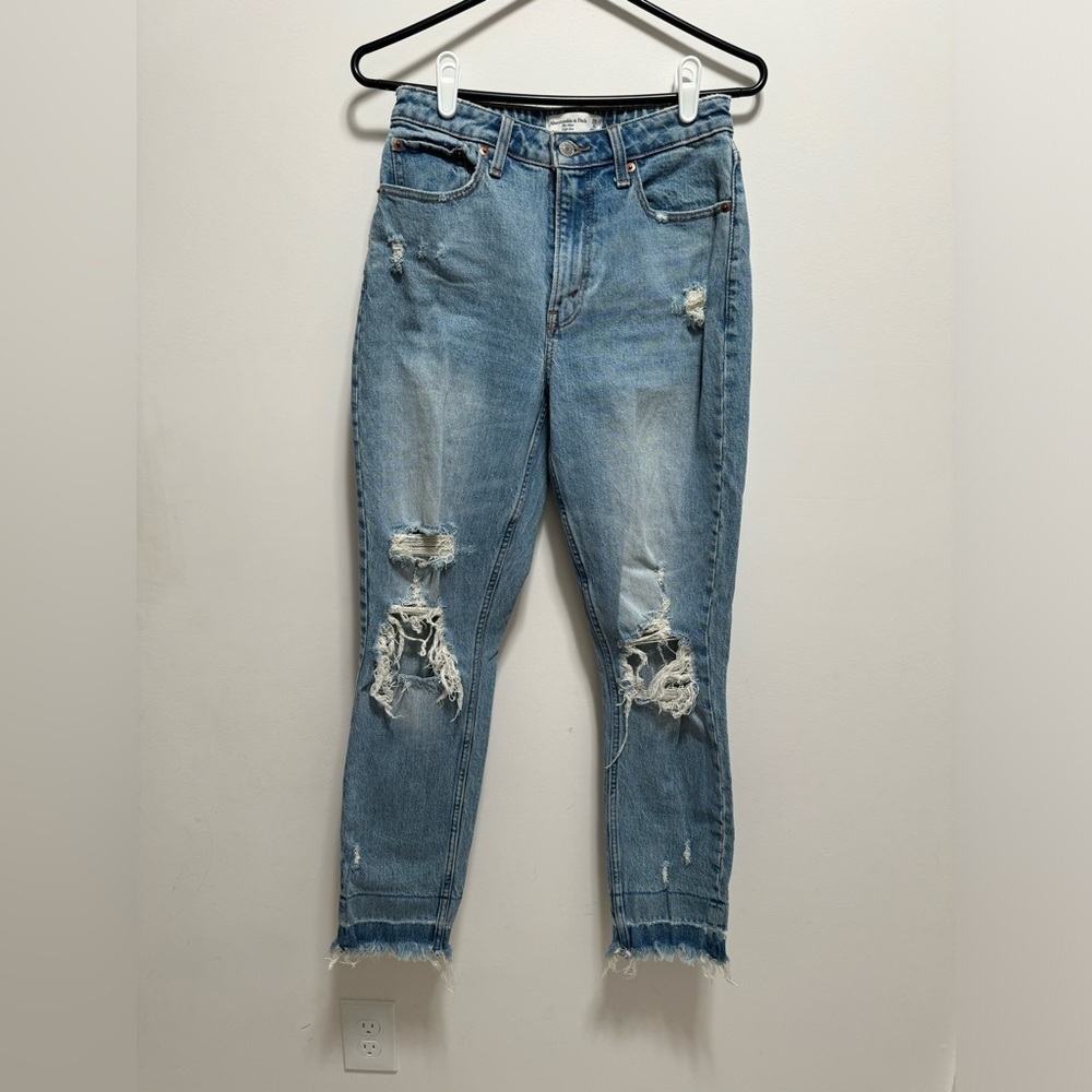 Abercrombie & Fitch Light Blue Distressed Women’s Jeans